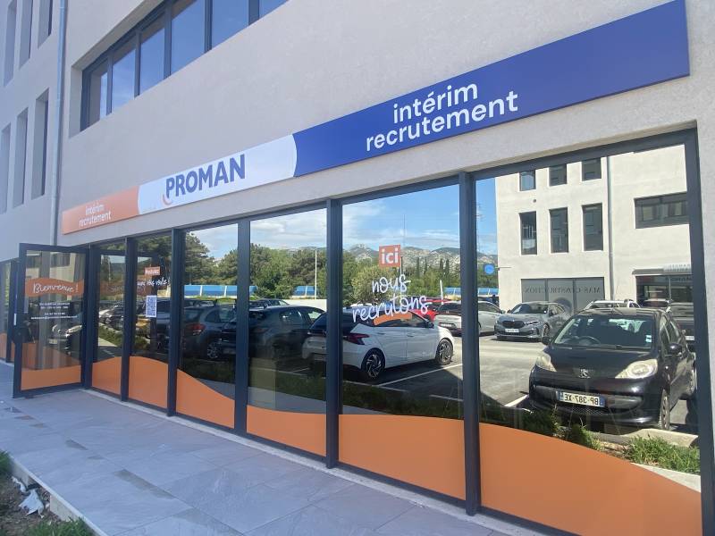 Fabrication d’enseignes pour l’agence Proman à Aubagne Zone d’Alta Rocca