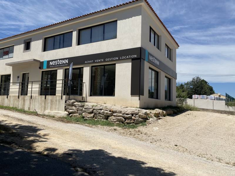 Fabrication d'enseigne réseau d'agence immobilière NESTENN à Bouc Bel Air